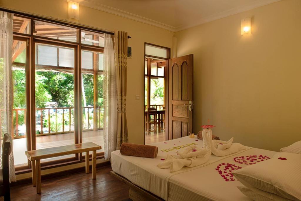Detour Beach View Hangnaameedhoo 외부 사진